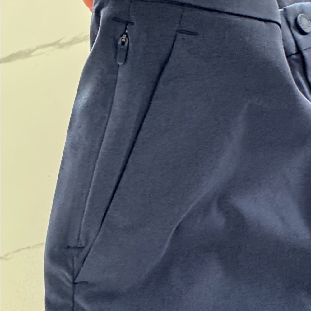 New! Fair Harbor Men's Deep Blue Flat Front Compass Shorts, sz 32 - Picture 8 of 8